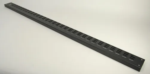 Placa de zócalo delantera Negra