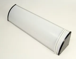 Cobertura superior triangular com ficha amperimétrica