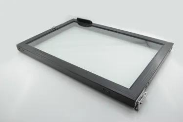 Puerta de cristal izquierda