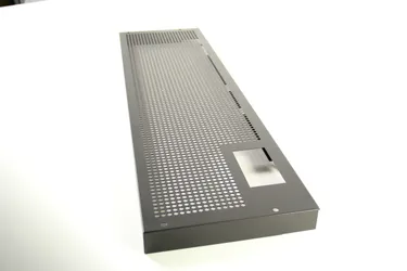 Rodapé metálico frontal sem bloqueio