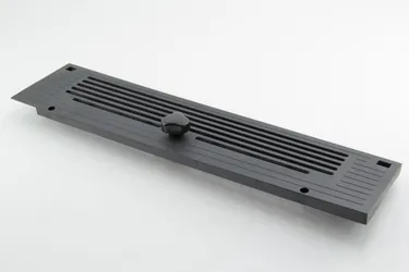 Grelha de ventilação inferior Preta
