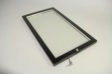 Puerta de cristal izquierda